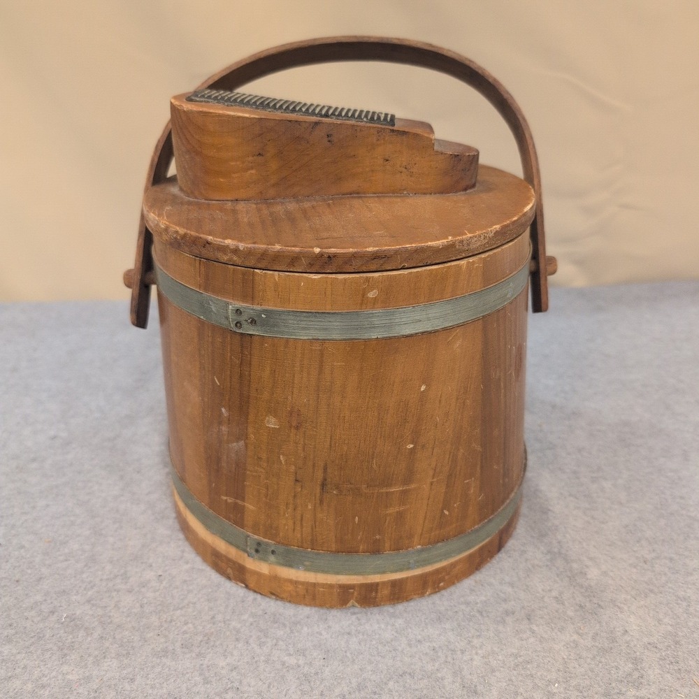 Vintage Firkin Style Wooden Shoe Shine Bucket with Footrest and German Brush - Picture 2 of 7